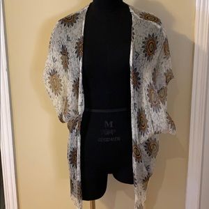 ⭐️3/$20⭐️ Forever 21 Sheer Chiffon Kimono